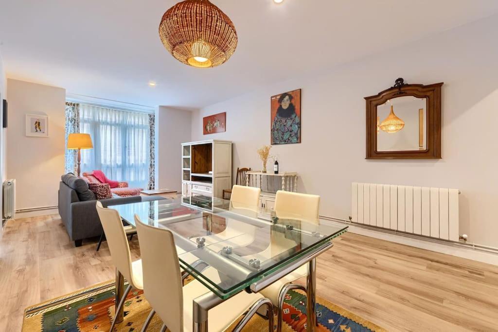 42nd Station By Next Stop Apartament